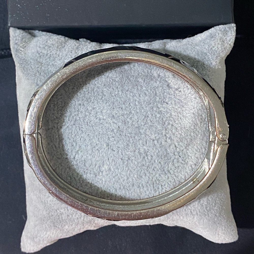 5/$25 Express bangle - Picture 3 of 6